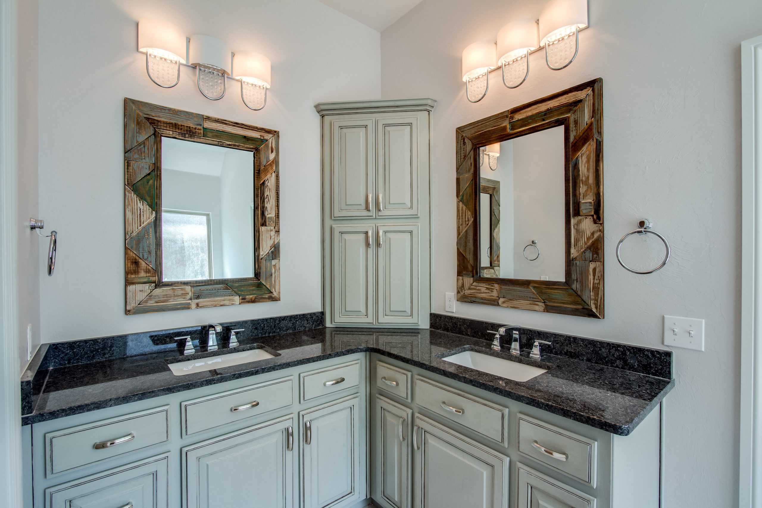 Stony Brook Drive home in Yukon built by Semco Construction