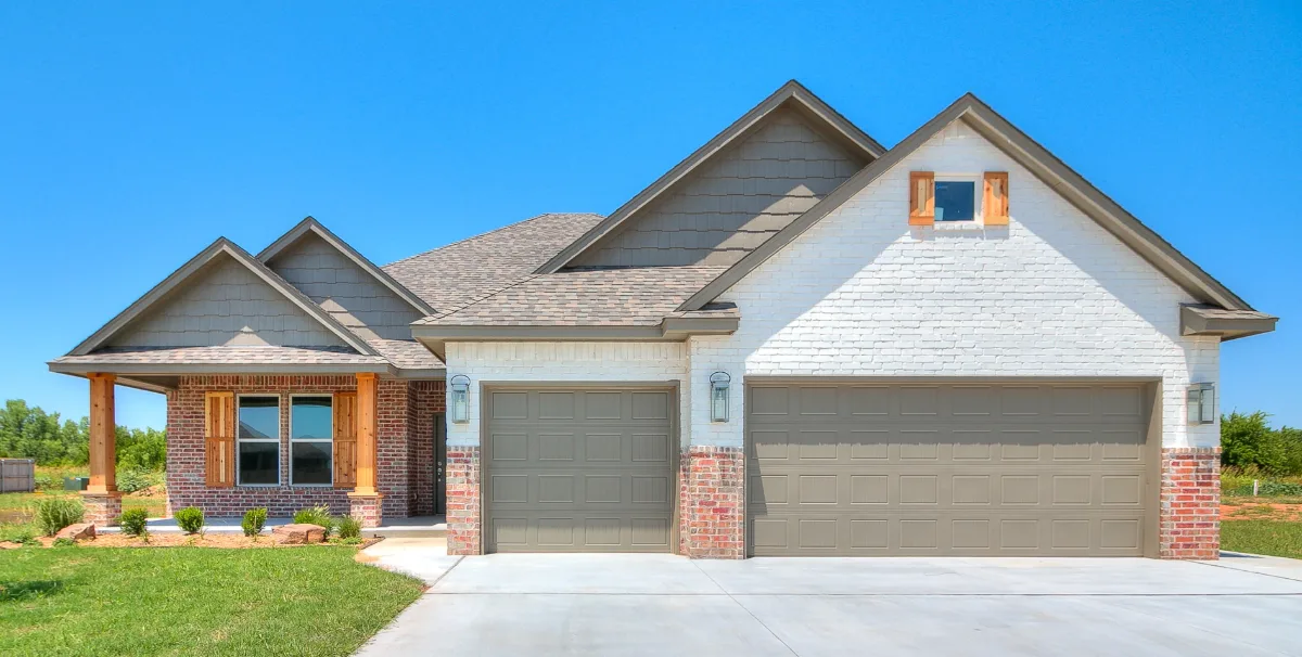 Custom home built by SEMCO Construction on Canyon Berry Lane in Oklahoma City, OK
